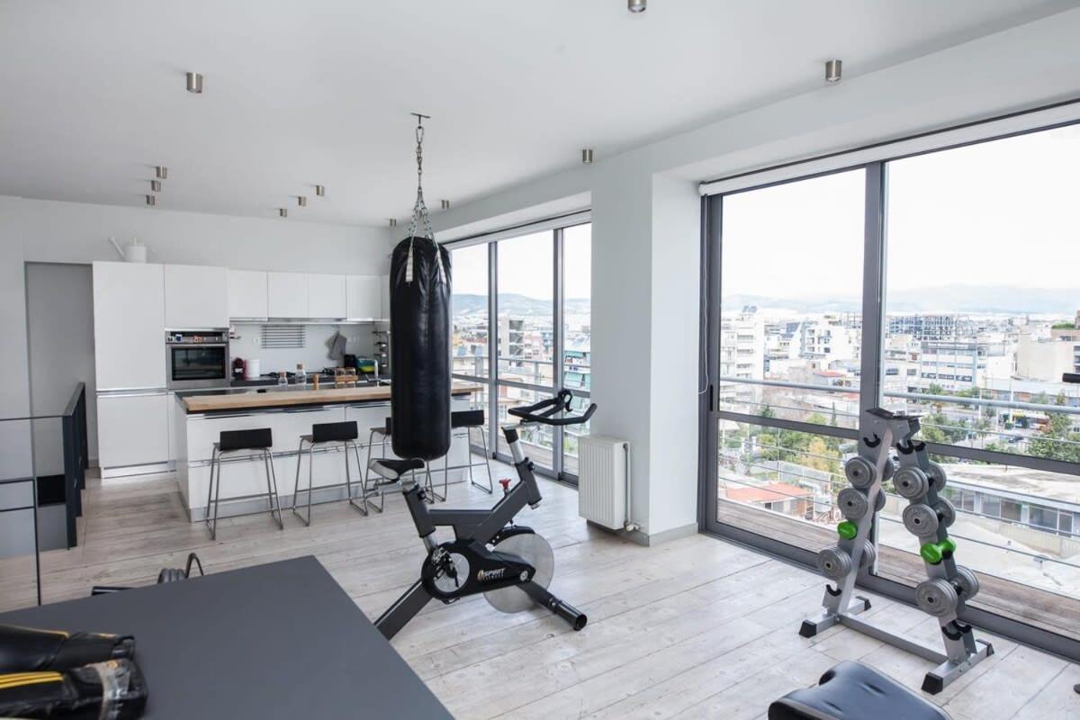 Penthouse With 360 View Of And Private Gym Apartment *
