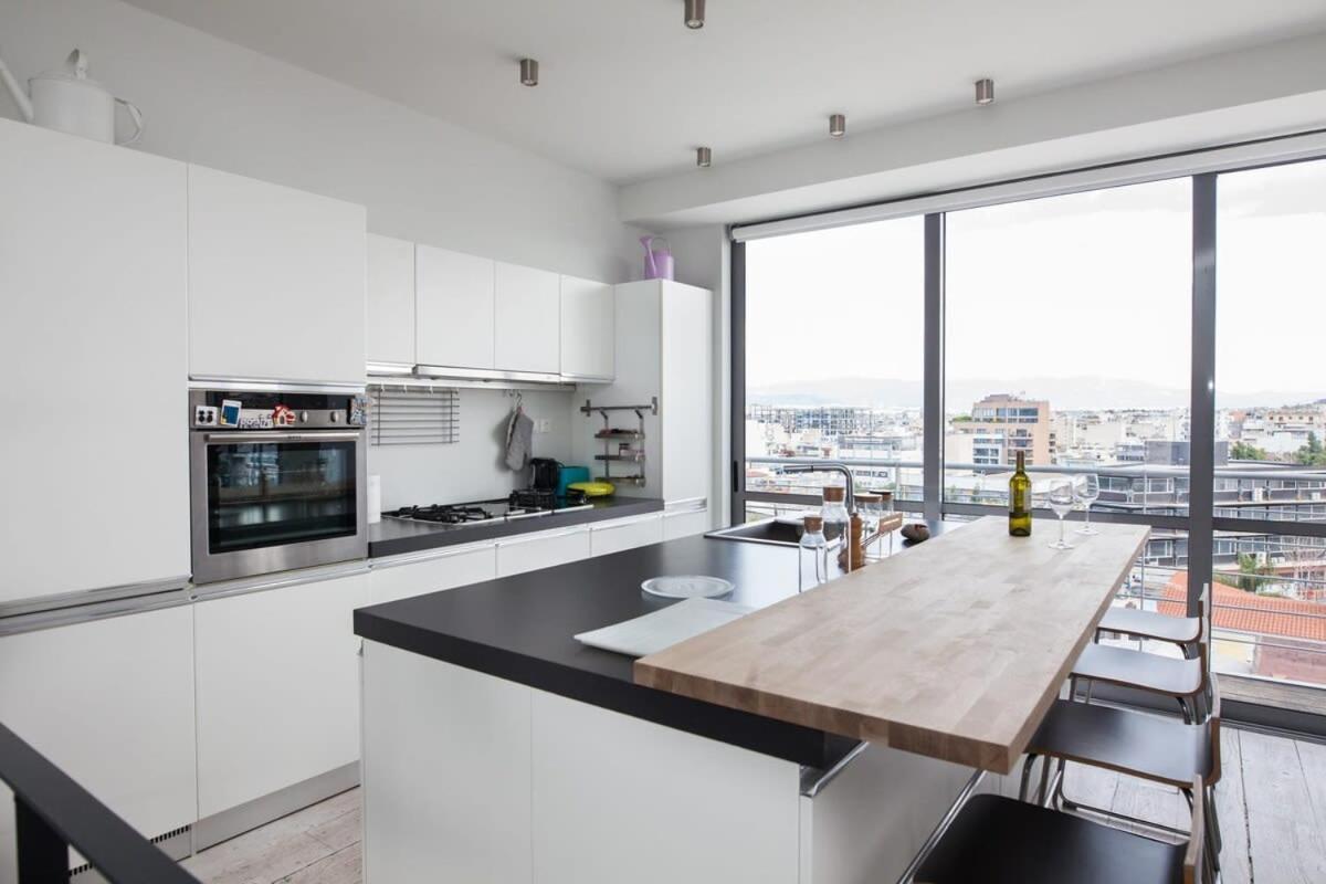 Penthouse With 360 View Of And Private Gym Apartment *