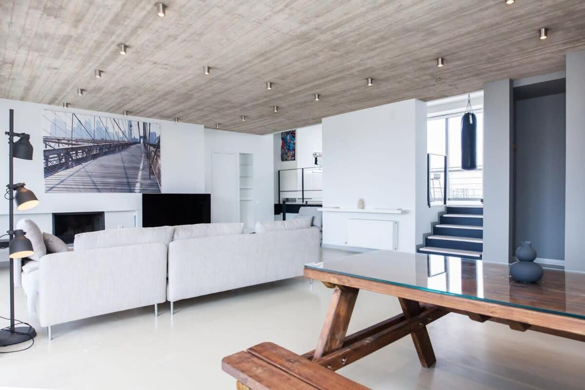 Penthouse With 360 View Of And Private Gym Apartment